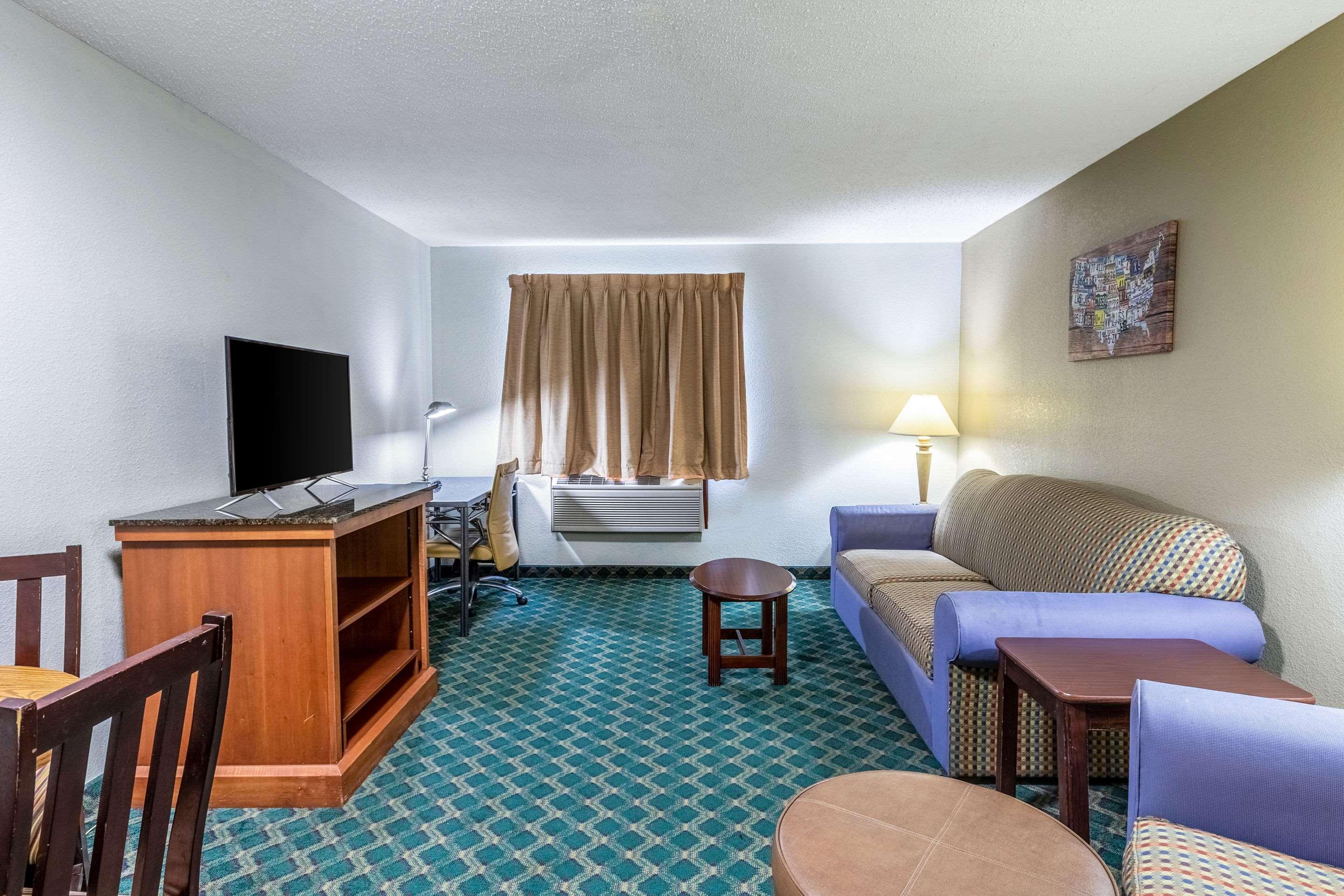 Econo Lodge Inn&Suites Auburn Esterno foto