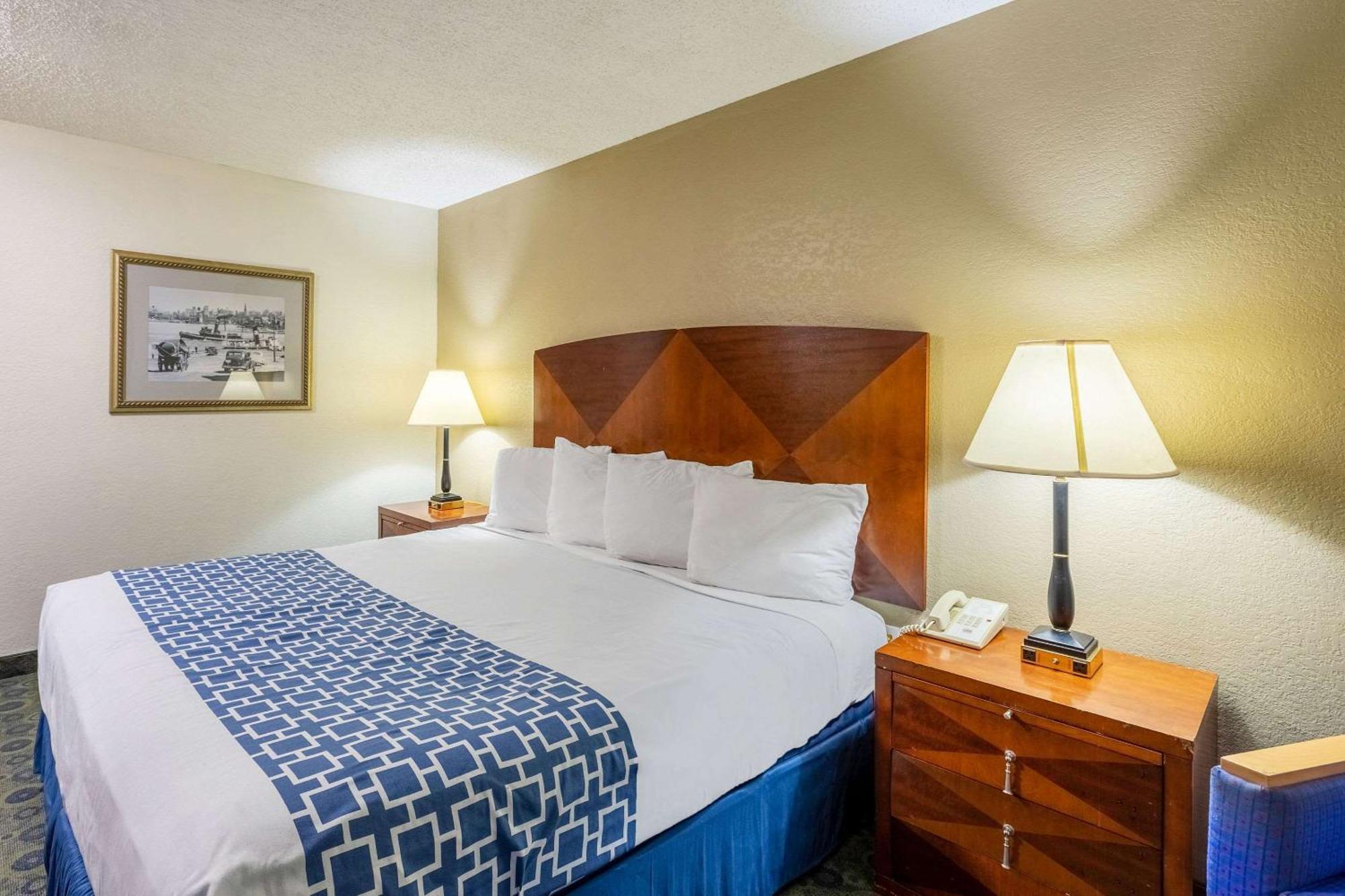 Econo Lodge Inn&Suites Auburn Esterno foto