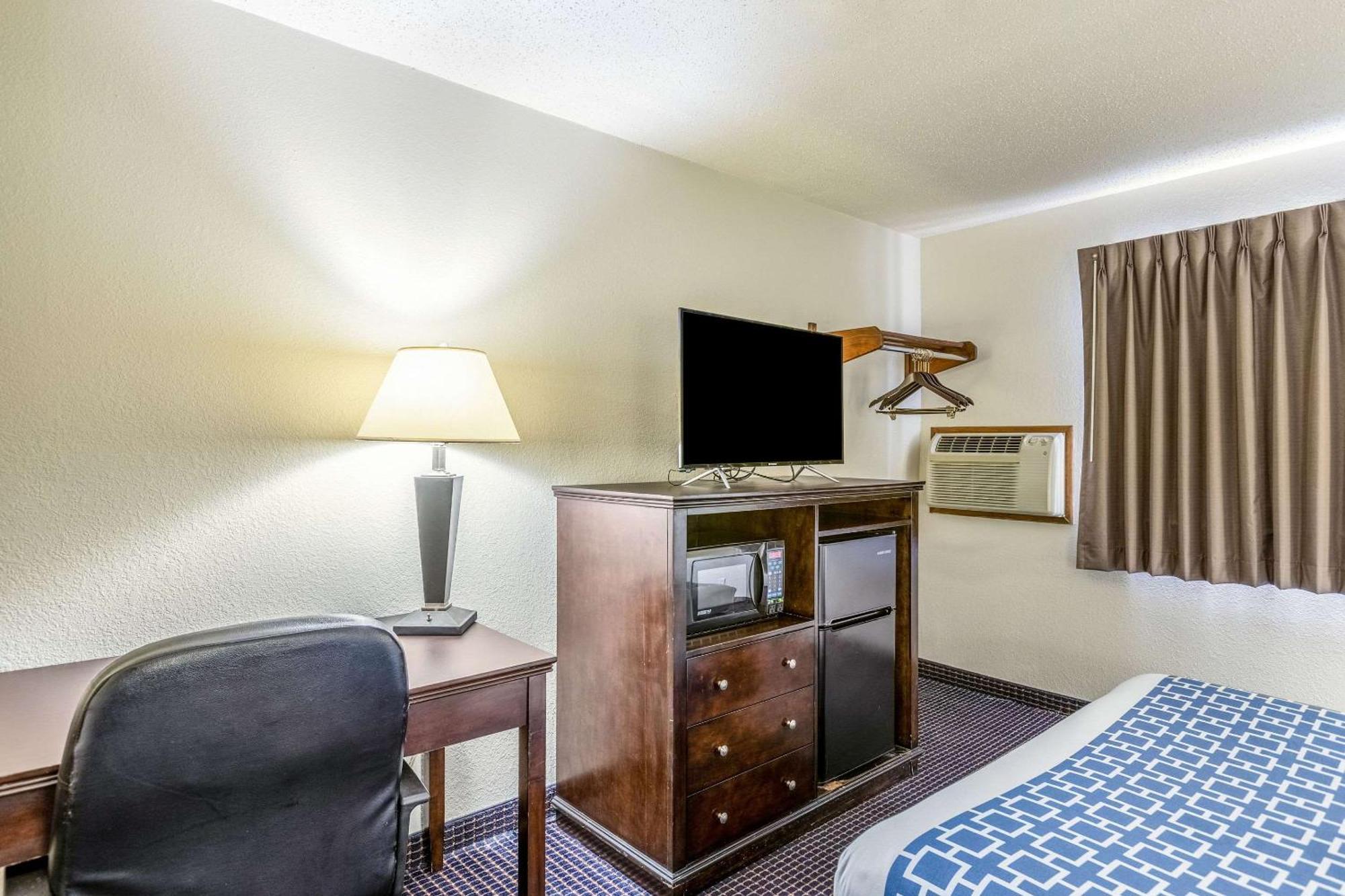 Econo Lodge Inn&Suites Auburn Esterno foto