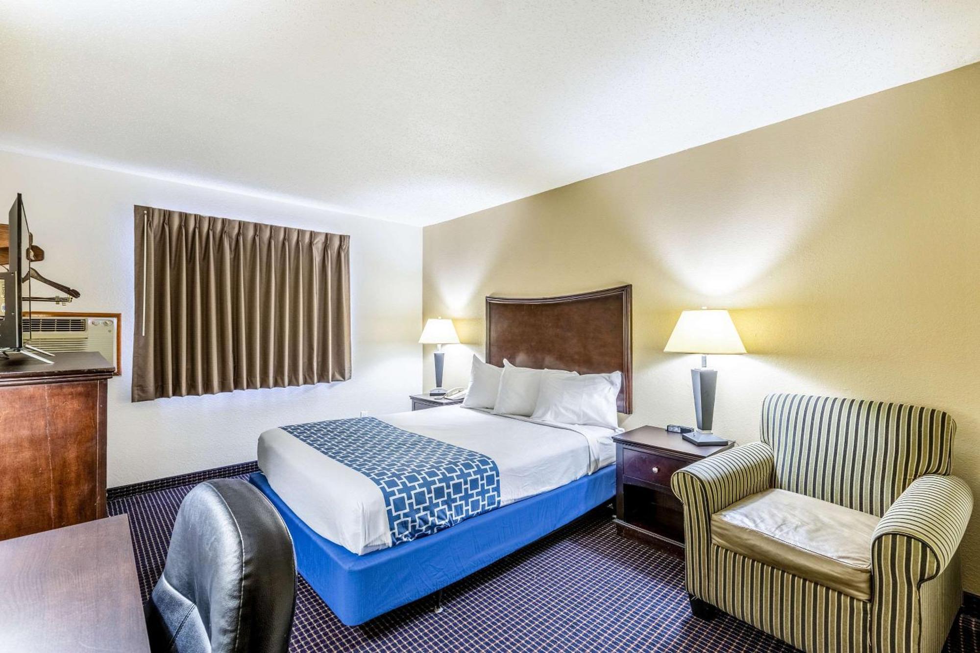 Econo Lodge Inn&Suites Auburn Esterno foto