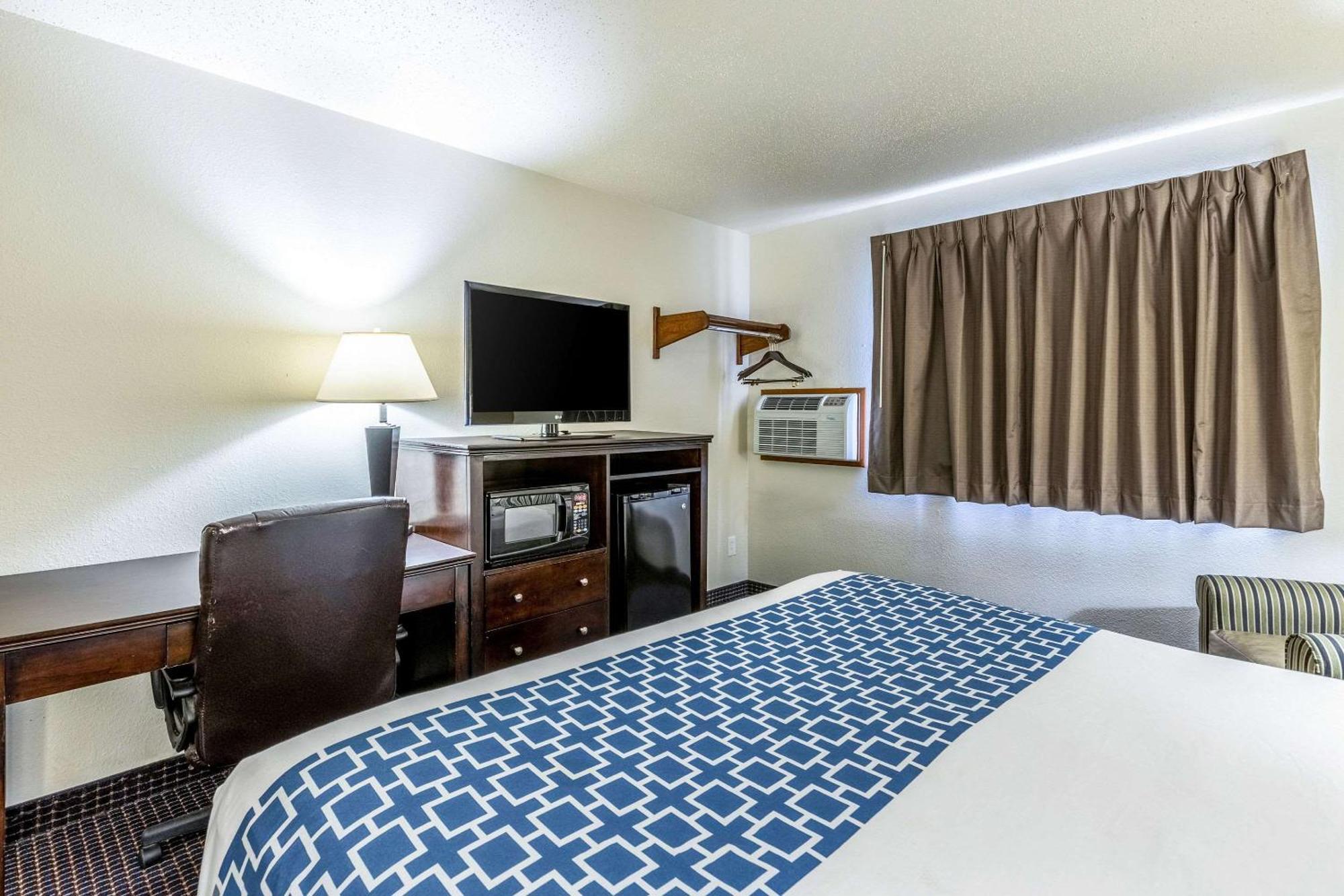 Econo Lodge Inn&Suites Auburn Esterno foto